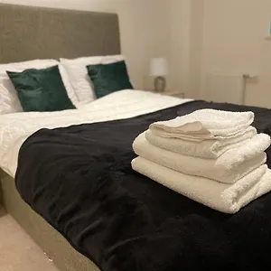 cosy-2-bedroom-apartment-with-balcony.brighton-hotels-england.com/