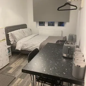  Apartment Exeter Garden For 2